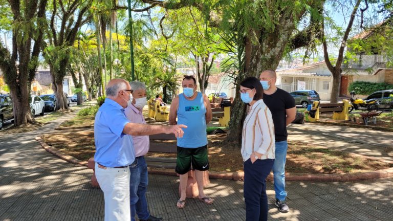 Edgard Sasaki em Roçagem Praça dos Expedicionários