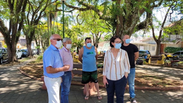 Edgard Sasaki em Roçagem Praça dos Expedicionários