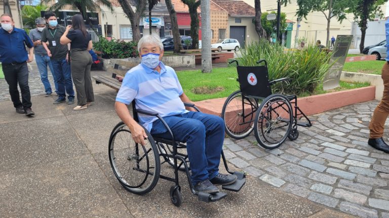 Edgard Sasaki durante o projeto Sentindo na Pele